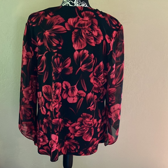 ROZ & ALI LG BLACK & RED BEADED BEAUTY WITH SLANT SLEEVES TUNIC - Picture 3 of 10